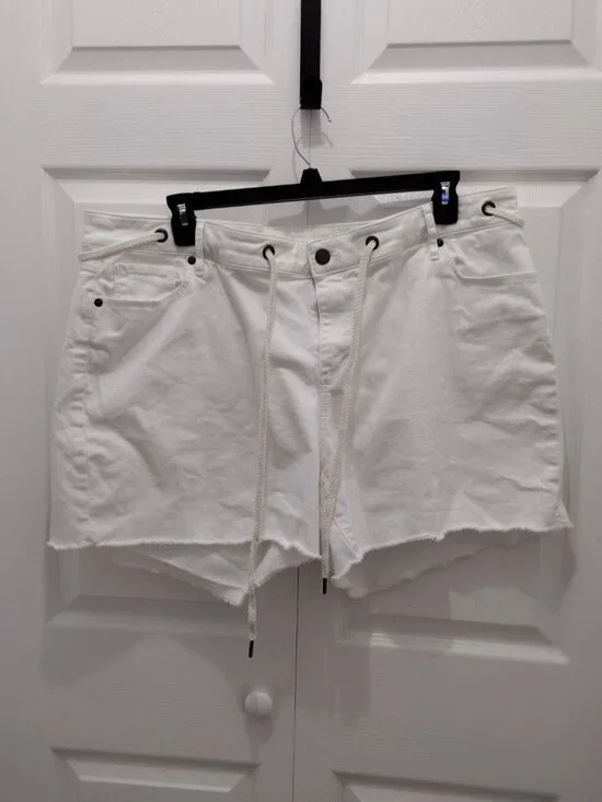 LOFT Plus Size 22 White Denim Shorts NWOT Drawstring Waist Frayed Hem Casual Sum - Picture 3 of 8
